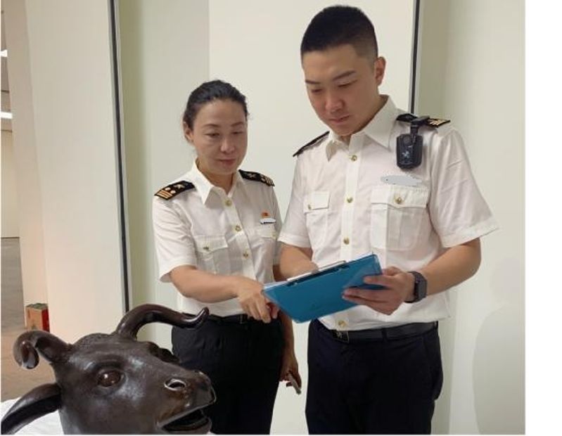 会展海关监管保利艺术博物馆赴港参展文物“回家”