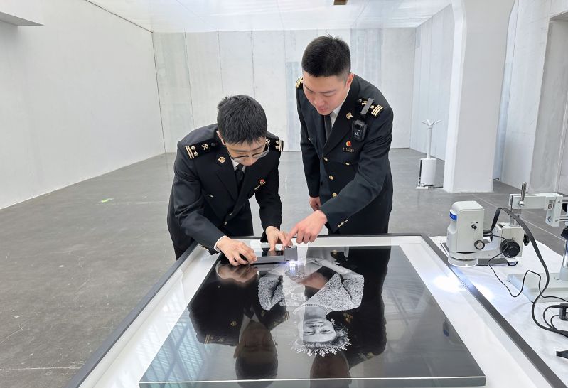 会展海关利用艺术品唯一性识别设备对展览：“杉本博司—无尽的刹那”实施海关监管