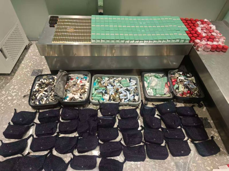 78——大兴机场海关查获大量化妆品2 郭薇煊