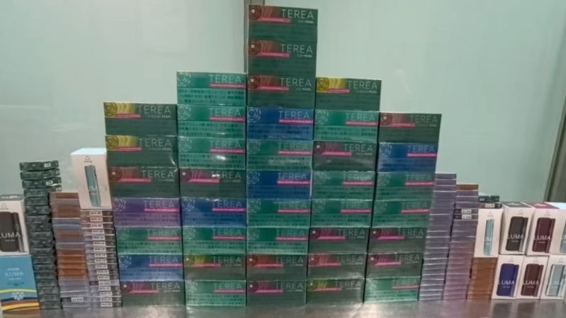 大兴机场海关查获旅客携带超量化妆品、香烟等物品入境